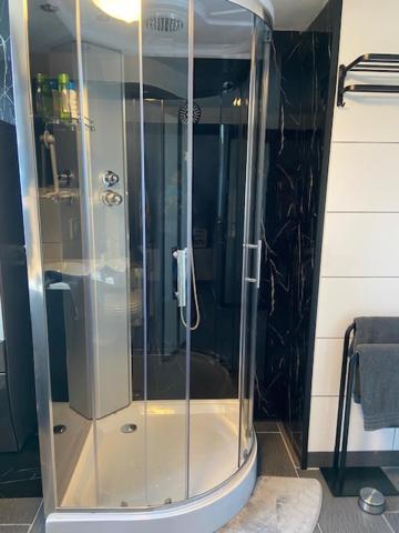 Ferienwohnung Tinyhouse Woody At The Water Zaandam Exterior foto